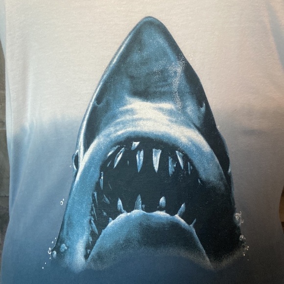 Men’s Jaws t-shirt medium 70’s classic movies fandom beach swim summer vacation - Picture 5 of 12